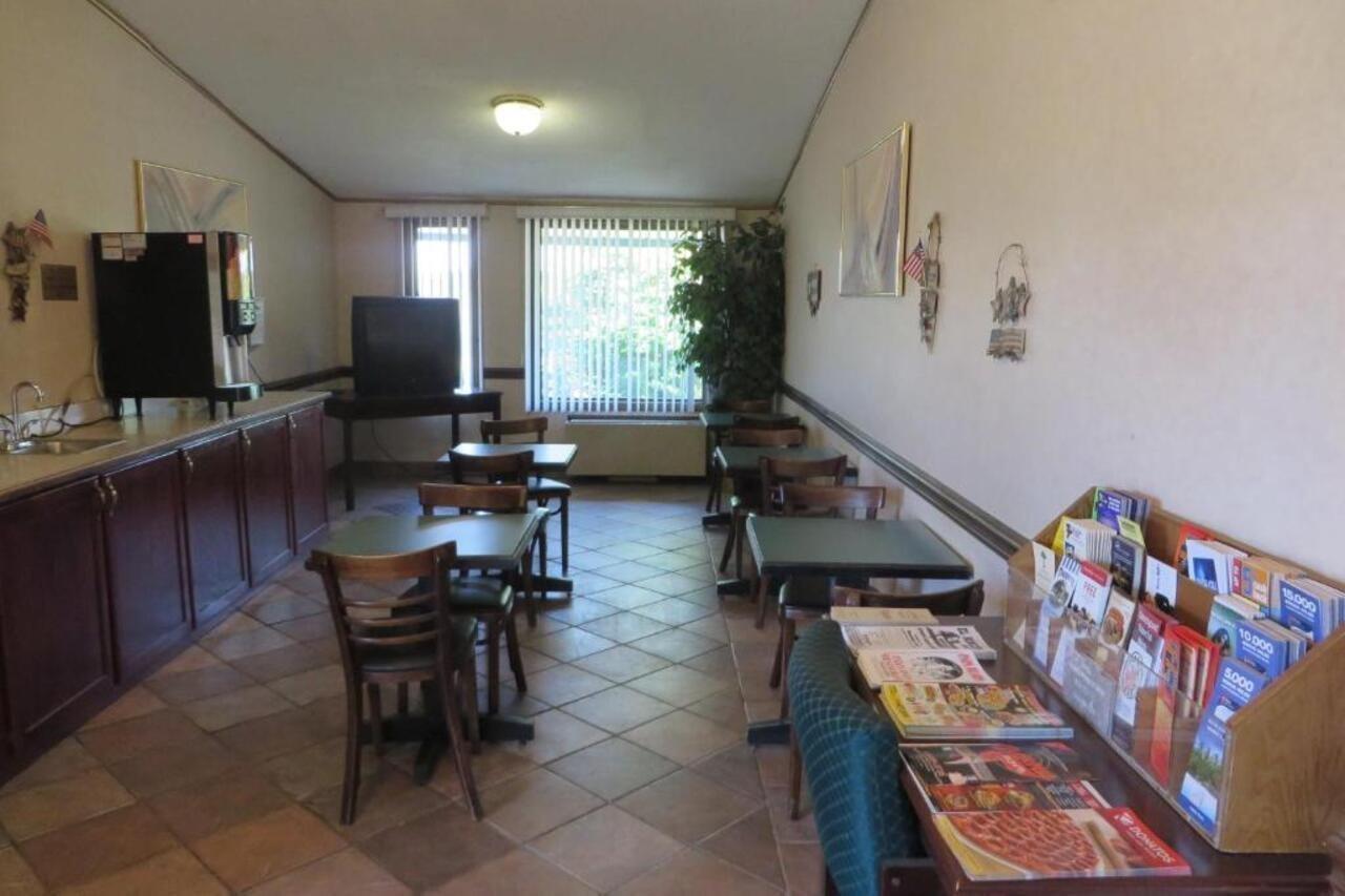 Knights Inn Кантон Экстерьер фото