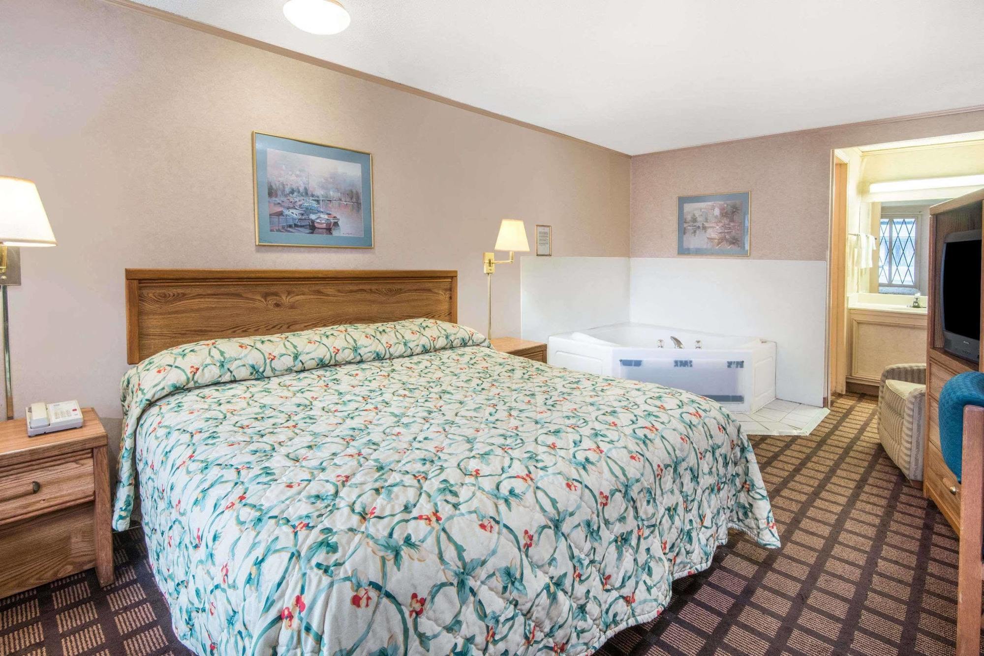 Knights Inn Кантон Экстерьер фото